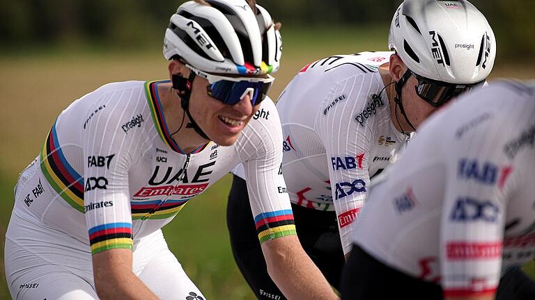 UCI WorldTour - Lombardei-Rundfahrt - Im Weltmeister-Trikot zum nächsten Sieg: Tadej Pogacar UCI WorldTour - Lombardei-Rundfahrt - Im Weltmeister-Trikot zum nächsten Sieg: Tadej Pogacar