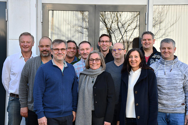 Seit 25 Jahren bei MIWE sind (von links) Michael Klühspies, Frank Jendryssek, Thomas Seufert, Bernhard Weissenberger, Holger Schmitt, Sabine Michaela Wenz (Geschäftsführung), Matthias Schmitt, Reinhard Wolf, Ulrike Schwab, Steffen Weger und Martin Rosenberger. Seit 25 Jahren bei MIWE sind (von links) Michael Klühspies, Frank Jendryssek, Thomas Seufert, Bernhard Weissenberger, Holger Schmitt, Sabine Michaela Wenz (Geschäftsführung), Matthias Schmitt, Reinhard Wolf, Ulrike Schwab, Steffen Weger und Martin Rosenberger.