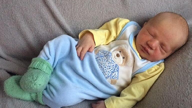 Jannik Schnaus aus Mechenried kam am 28. Juli um 22.45 Uhr zur Welt, mit 3430 Gramm und 52 Zentimetern. Seine Eltern heißen Annika Schnaus und Daniel Elflein. Milan (3) ist sein Bruder.