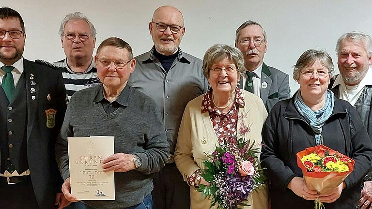 Die Geehrten mit 1. GSM Andreas Kleineberg (links) und den beiden Schützenmeistern des SV Lohr (rechts außen).