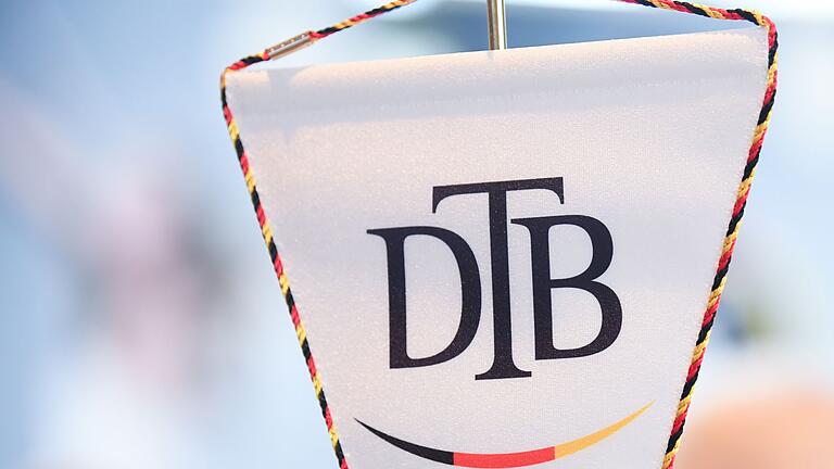 Deutscher Tennis Bund - Mindestens vier Fälle von Machtmissbrauch soll es im deutschen Tennis in den vergangenen 40 Jahren gegeben haben. Deutscher Tennis Bund - Mindestens vier Fälle von Machtmissbrauch soll es im deutschen Tennis in den vergangenen 40 Jahren gegeben haben.