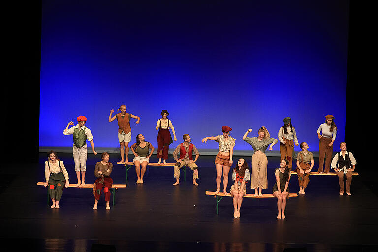 Auch in der Kategorie Jazz/Show ging der erste Platz an die Haßfurter Tänzerinnen und Tänzer mit ihrem Auftritt „Hobbits“. Auch in der Kategorie Jazz/Show ging der erste Platz an die Haßfurter Tänzerinnen und Tänzer mit ihrem Auftritt „Hobbits“.