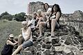 Diese sieben Frauen der Künstlergruppe 'Art Team' sind im Kunsthandwerkerhof Stadtlauringen zu Gast: von links Evelyne Metz, Monika Eck, Hilde Gather, Inge Starodub, Helga Finzel, Andrea Back und Karin Lorenz.