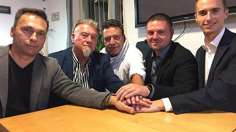 Der neue Vorstand des Würzburger FV: (von links) Oliver Heilmann, Herbert Breunig, Matthias Zink, Manuel Matterstock und Michael Hemmerich. Der neue Vorstand des Würzburger FV: (von links) Oliver Heilmann, Herbert Breunig, Matthias Zink, Manuel Matterstock und Michael Hemmerich.