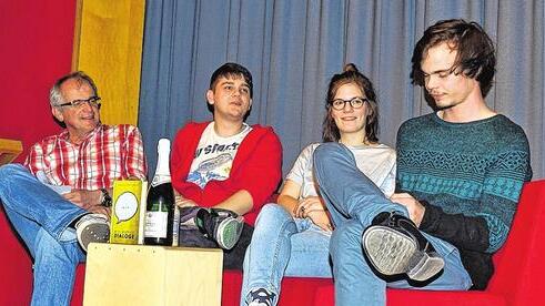 Die Finalisten beim zweiten Haßfurter Poetry Slam (von links): Peter Lorber, Sven Hensel, Svenja Gräfen und Nick Pötter.