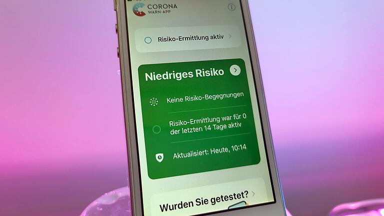 Mit negativem Schnelltest und neuer Corona-App schon bald ins Theater oder Restaurant? CSU-Chef Markus Söder kann sich das vorstellen. Mit negativem Schnelltest und neuer Corona-App schon bald ins Theater oder Restaurant? CSU-Chef Markus Söder kann sich das vorstellen.