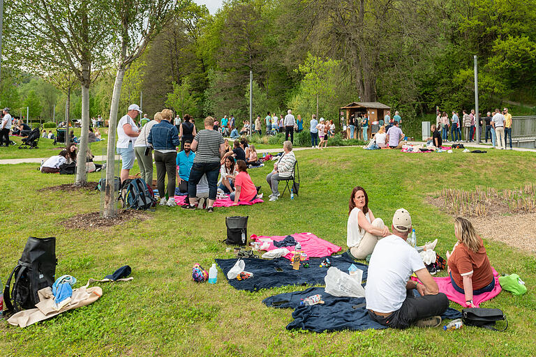 Am Muttertag ist wieder Brückenschoppen in Frammersbach (Lkr. Main-Spessart). Am Muttertag ist wieder Brückenschoppen in Frammersbach (Lkr. Main-Spessart).