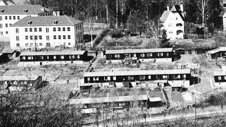 Baracken-Siedlung: Diese Baracken unterhalb der heutigen Schulgebäude in Eltmann ließ die Stadt Düsseldorf 1943 für ihre ausgesiedelten Bewohner aufstellen.