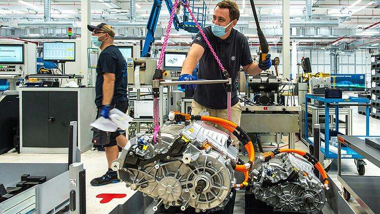 Solche Antriebe für Elektrofahrzeuge stellt ZF in Schweinfurt her.