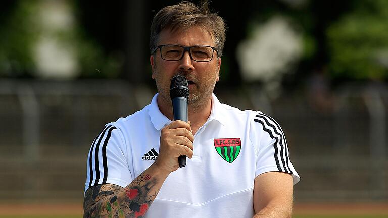 Der Motivator: Markus Wolf ist nicht nur Vorsitzender des Fußball-Regionalligisten FC 05 Schweinfurt, sondern auch Hauptsponsor. Der Drittliga-Aufstieg ist für ihn auch in wirtschaftliches Interesse. Der Motivator: Markus Wolf ist nicht nur Vorsitzender des Fußball-Regionalligisten FC 05 Schweinfurt, sondern auch Hauptsponsor. Der Drittliga-Aufstieg ist für ihn auch in wirtschaftliches Interesse.