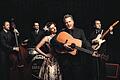 &bdquo;A Tribute To Johnny Cash&ldquo; am 4. April in Tauberbischofsheim       -  (ret)   Fans des &bdquo;Man in black&ldquo; sollten sich den Termin vormerken: &bdquo;A Tribute To Johnny Cash&ldquo; heißt die Show der &bdquo;Cashbags&ldquo;, die in der Tauberbischofsheimer Stadthalle am Dienstag, 4. April, um 20 Uhr auftreten. &bdquo;The Cashbags&ldquo; um US-Sänger Robert Tyson sind mit unzähligen Konzerten seit 2008 Europas erfolgreichstes Johnny Cash Revival. Das Quartett liefert mit authentischer Stimme, Westerngitarre, Telecaster, Kontrabass und Schlagzeug detailgenau in seiner Show alle Klassiker, angelehnt an die Originalkonzerte mit musikalischen Gästen wie &bdquo;June Carter&ldquo;, &bdquo;Carl Perkins&ldquo; und &bdquo;The Carter Family&ldquo;. Songs aus Johnny Cashs &bdquo;American Recordings&ldquo; werden mit Gitarre und Piano in einem speziellen Akustikteil gefeiert. Im Programm stehen alle Johnny-Cash-Klassiker von &bdquo;Ring of Fire&ldquo;, &bdquo;I Walk the Line&ldquo; bis hin zu &bdquo;Folsom Prison Blues&ldquo;. Johnny Cash (geb. 26. Februar 1932 in Kingsland, Arkansas; gest. 12.September 2003 in Nashville, Tennessee) war einer der einflussreichsten US-amerikanischen Country-Sänger und Songschreiber. Cash war bekannt für seine markante Bassbariton-Stimme und den sogenannten &bdquo;Boom-Chicka-Boom&ldquo;-Sound seiner Begleitband &bdquo;Tennessee Three&ldquo; sowie seine kritischen und unkonventionellen Texte. Bandmitglieder: Robert Tyson, geboren 1969, aufgewachsen in Macon, Georgia (USA), bringt die richtige Stimme für Johnny Cash mit; Stephan Ckoehler (Gitarre); Brenny Brenner (Bass), Tobias Fuchs (Schlagzeug) und Tini Koehler (Gesang und Autoharp). Tickets gibt es unter eventim.de.