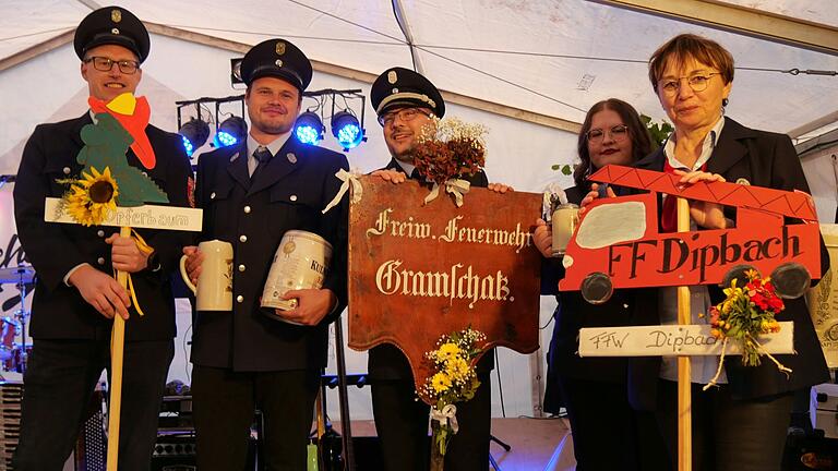 Beim Schildercontest wurden die kreativen Schilder der Feuerwehren aus Opferbaum (Platz 2), Gramschatz (Platz 3) und Dipbach (Platz 1) prämiert.