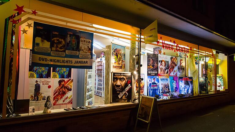 Der letzte seiner Art in Schweinfurt. In der Dittelbrunner Straße gibt es noch ein Video-Center. Vor allem Stammkunden sorgen dafür, dass dort auch weiterhin Filme ausgeliehen werden können.