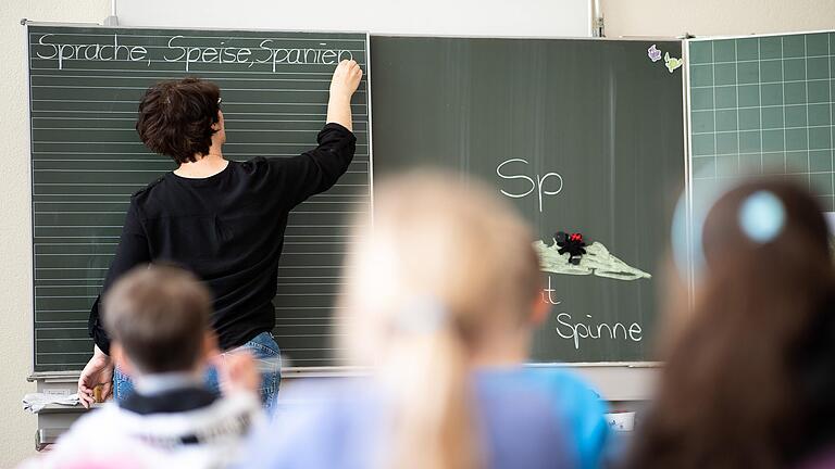 In Rhön-Grabfeld laufen bereits die Vorbereitungen, um aus der Ukraine geflüchtete Kinder und Jugendliche in den Schulen aufzunehmen. Ein großes Problem ist die Sprachbarriere.