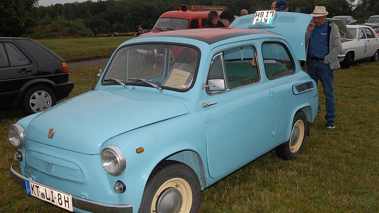 Ein hierzulande nicht alltägliches Automobil: ein SAS 965 aus russischer Produktion beim 16. Mühlentreffen des AMC Kitzingen.