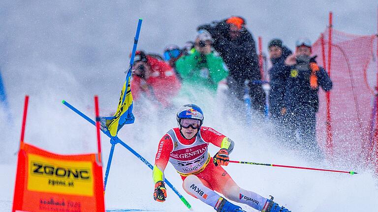 Ski alpin: Weltmeisterschaft       -  Der Schweizer Topstar Marco Odermatt fuhr im WM-Riesenslalom nur auf Rang vier.