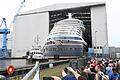Ausdocken vom neuen Kreuzfahrtschiff „Disney Treasure“       -  Verlässt ein neues Kreuzfahrtschiff die Meyer Werft, zieht das Hunderte Schaulustige nach Papenburg. (Archivbild)