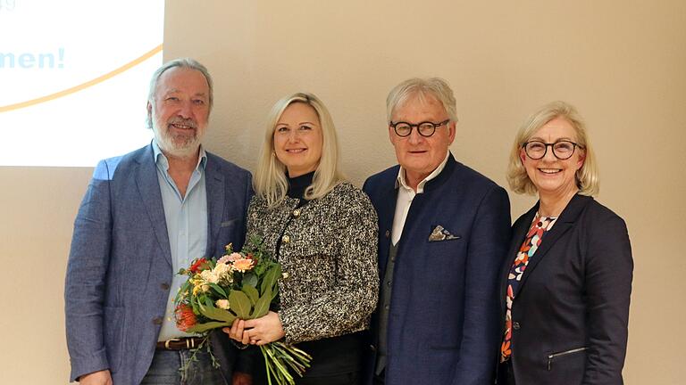 Die Freien Wähler Schweinfurt/Kitzingen haben ihre Kandidatin für die Bundestagswahl 2025 nominiert. Von links: Edwin Hußlein (Vorsitzender FW-Kreisvereinigung Schweinfurt-Land), Sabrina Neckov (Kandidatin für die FW für die Bundestagswahl), Stefan Labus (Vorsitzender FW-Kreisvereinigung Schweinfurt-Stadt) und Susanne Knof (FW-Kreisvereinigung Kitzingen).
