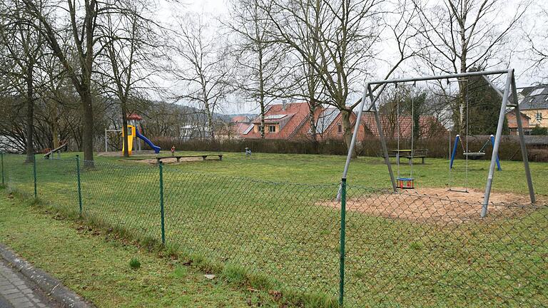 Den Spielplatz an der Leite will die Jugendfeuerwehr bei der '72-Stunden-Aktion' mit einer Tischtennisplatte und einem Bouleplatz aufwerten. Auch die Sitzgruppe soll erneuert werden.