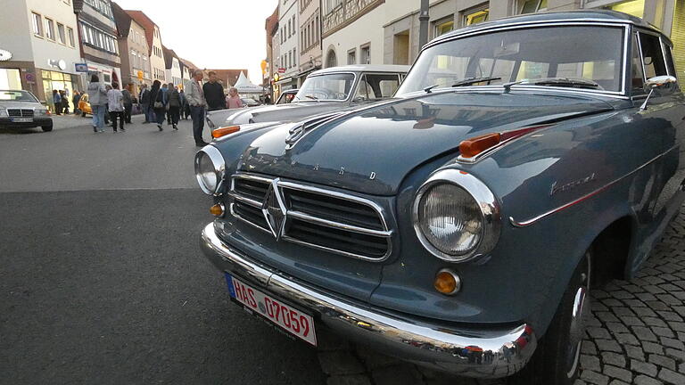 Der Young- und Oldtimerclub Haßfurt lud dazu ein, historische Karossen wie Borgward &amp; Co. zu bestaunen.