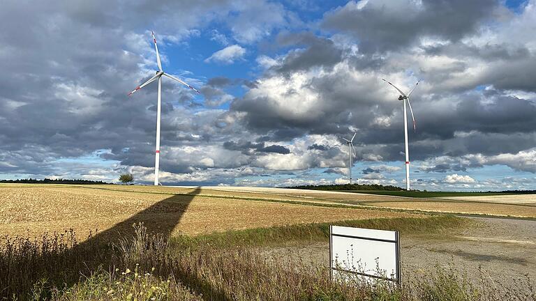 Sieben Windräder stehen inzwischen in dem Bürger-Windpark bei Retzstadt.