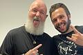 Physiotherapeut Vincent Schorn (rechts) behandelte Metal-Sänger Rob Halford von Judas Priest vor dessen Konzert in Bamberg.