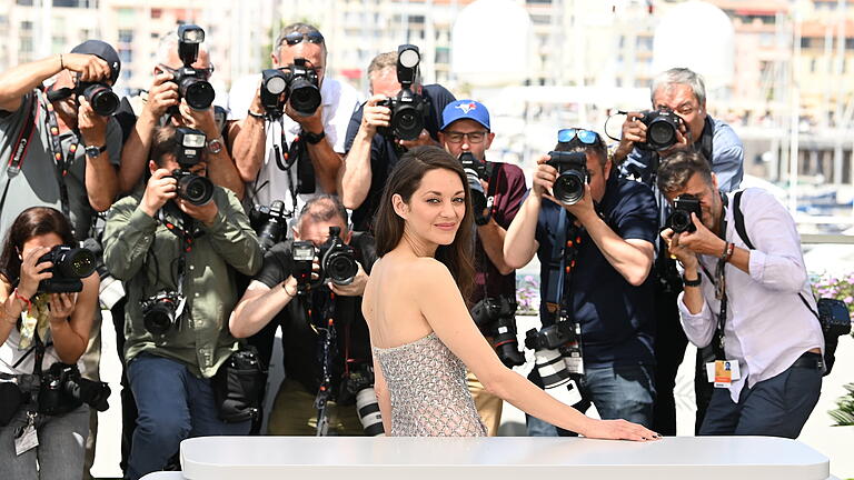 75. Filmfestival Cannes - Photo Call 'Brother and Sister'       -  Der Kino-Film 'Asterix & Obelix im Reich der Mitte' ist hochkarätig besetzt, unter anderem mit Marion Cotillard. Hier posiert sie vor Fotografen bei den 75. Internationalen Filmfestspielen von Cannes.