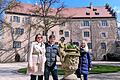 Die Tagungsorganisatoren (von links) Dr. Birgit Speckle (Bezirk Unterfranken, Kultur und Heimatpflege) und Dr. Gerrit Himmelsbach (Archäologisches Spessart-Projekt) mit Gastgeberin Josefine Glöckner (Museen Schloss Aschach)       -  Die Tagungsorganisatoren (von links) Dr. Birgit Speckle (Bezirk Unterfranken, Kultur und Heimatpflege) und Dr. Gerrit Himmelsbach (Archäologisches Spessart-Projekt) mit Gastgeberin Josefine Glöckner (Museen Schloss Aschach)