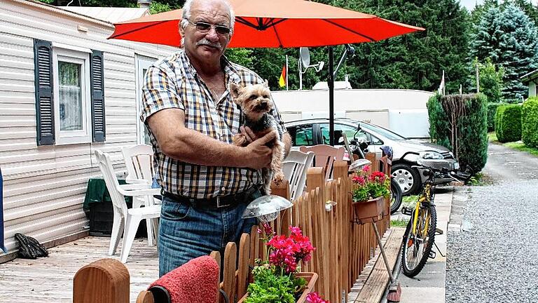Auf dem Campingplatz am Ellertshäuser See hat Pächter Elmar Siemes mit Yorkshire Terrier Benny in drei Jahren einiges umgekrempelt.