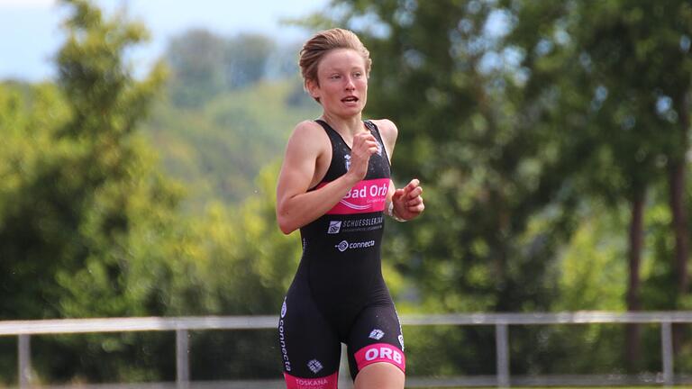 In der Serie 'Joggen in Unterfranken: die besten Laufstrecken' stellt Bundesliga-Triathletin Lisa Heinrichs ihre Lieblingslaufstrecke durch den Irtenberger Wald vor.