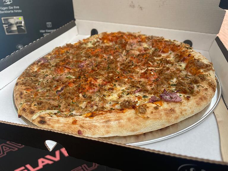 Die Pizza 'Tonno Grande' von Redakteurin Rebecca Vogt ist gut belegt. Die Pizza 'Tonno Grande' von Redakteurin Rebecca Vogt ist gut belegt.