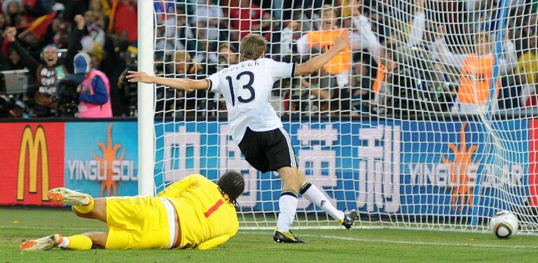 Thomas Müller traf im Achtelfinale der WM 2010 in Südafrika gleich zweimal gegen England.