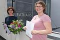 Stolz auf einen bayernweiten Spitzenplatz: Bürgermeisterin Bettina Bärmann gratulierte Tina Volkmer, die bei der Prüfung zur Verwaltungsfachkraft auf Platz 2 kam.