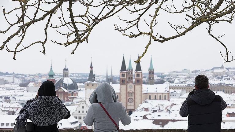 Wann ist der Winter in Würzburg vorbei? Die Meinungen über Schnee im März sind durchweg eher positiv.