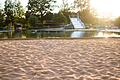 Das Freibad in Immenreuth (Landkreis Tirschenreuth, Oberpfalz) hat die Firma Eko-Plant 2010 umgebaut zum 'Naturerlebnisbad im Kemnather Land'. Dort reinigt ein Schilfbeet das Wasser ohne Chlor. Der Volkacher Stadtrat hatte sich bei einer Infofahrt das Naturbad mit Sandstrand angeschaut.
