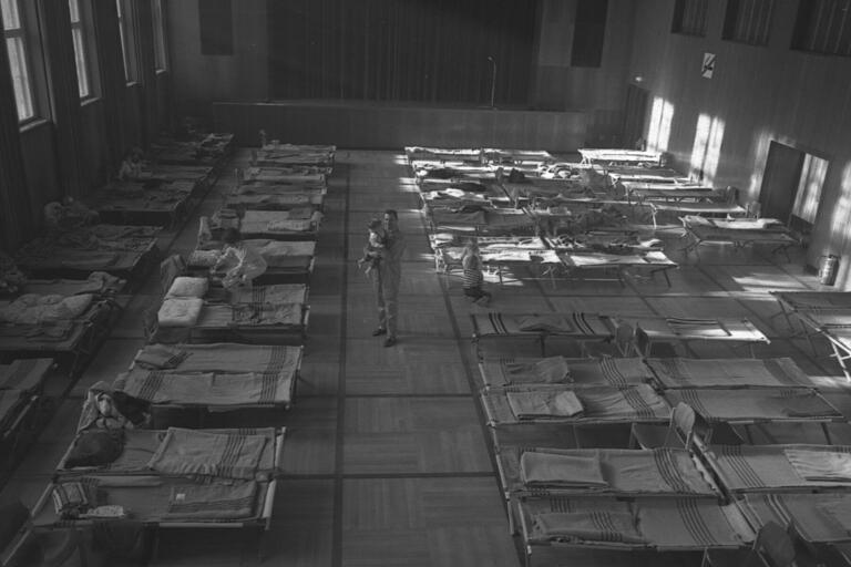 Nach dem Mauerfall gab es in der Stadthalle Übernachtungsmöglichkeiten für DDR-Besucher. Nach dem Mauerfall gab es in der Stadthalle Übernachtungsmöglichkeiten für DDR-Besucher. 