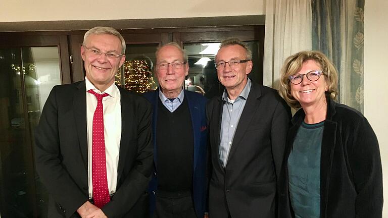 Podiumsgespräch in Hammelburg (von links): Herbert Trimbach, Dieter Galm, Reinhard Schaupp und Rita Schaupp (Europa-Union Hammelburg). Foto: Ernst Deier       -  Podiumsgespräch in Hammelburg (von links): Herbert Trimbach, Dieter Galm, Reinhard Schaupp und Rita Schaupp (Europa-Union Hammelburg). Foto: Ernst Deier