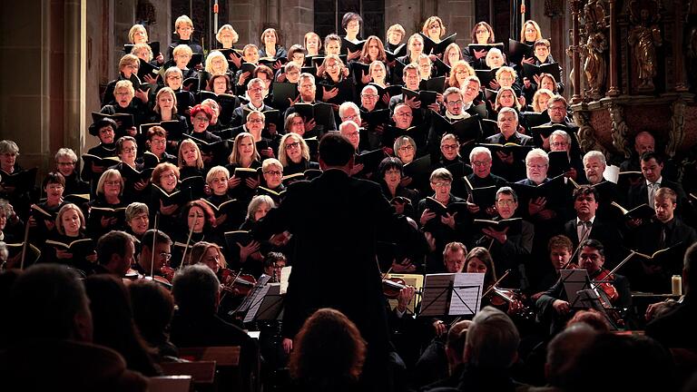 Am Karfreitag, 15. April, führt die 'Kirchenmusik in den Haßbergen' in der Marienkirche in Königsberg die Johannes-Passion von Johann Sebastian Bach auf. Am Karfreitag, 15. April, führt die 'Kirchenmusik in den Haßbergen' in der Marienkirche in Königsberg die Johannes-Passion von Johann Sebastian Bach auf.