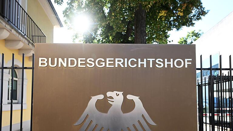 Bundesgerichtshof       -  Der Bundesgerichtshof hat seinen Sitz in Karlsruhe. Wie viel Gehalt verdient ein Richter am Bundesgerichtshof? Was ist der Unterschied zwischen dem Bundesverfassungsgericht.