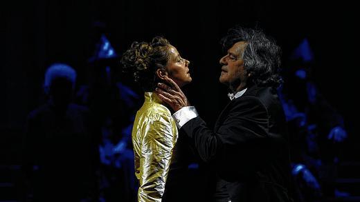 Aus dem Leben von Richard und Cosima Wagner: Chris Pichler und Peter Bernhardt in der Meininger Aufführung „Wahnfried – Bilder einer Ehe“. Aus dem Leben von Richard und Cosima Wagner: Chris Pichler und Peter Bernhardt in der Meininger Aufführung „Wahnfried – Bilder einer Ehe“.