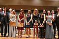 Die sechs Schulbesten der Ignaz-Reder-Realschule: Nane Schreiber, Hanna Körner, Paula Ortloff, Marlene Hoch, Sophie Vonderlind und Elena Schultheis. Mit im Bild (von links): Tobias Herzog (VR-Bank), Schulleiter Ulrich Kluge, Bürgermeister Eberhard Streit, stellvertretender Schulleiter Stefan Lochner, Andreas Griebel (Sparkasse) und stellvertretender Landrat Peter Suckfüll.