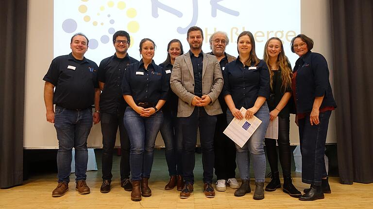 Auf dem Foto der neue Vorstand vom Kreisjugendring Haßberge von links Wolfgang Winter (RdP), Benjamin Gerschütz (BDKJ), Caroline Petersen (ohne Verband), Petra Erickson (KjF), Vorsitzender Thomas Wagenhäuser (BSJ), Jürgen Krell (EJ), Annette Breunig (ohne Verband), Anna-Maria Gebhardt (BDKJ) und stellvertretende Vorsitzende Susanne Makowski (BSJ). Auf dem Foto der neue Vorstand vom Kreisjugendring Haßberge von links Wolfgang Winter (RdP), Benjamin Gerschütz (BDKJ), Caroline Petersen (ohne Verband), Petra Erickson (KjF), Vorsitzender Thomas Wagenhäuser (BSJ), Jürgen Krell (EJ), Annette Breunig (ohne Verband), Anna-Maria Gebhardt (BDKJ) und stellvertretende Vorsitzende Susanne Makowski (BSJ).