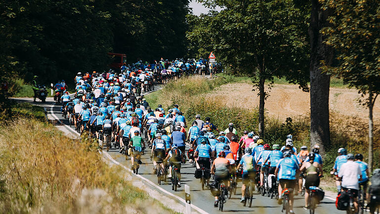 BR-Radltour 2024       -  Die knapp 1000 Radlerinnen und Radler unterwegs auf der BR-Radltour 2024.
