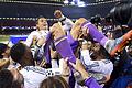 Held des Tages       -  Die Spieler von Real Madrid ließen ihren Superstar Cristiano Ronaldo hochleben. Foto: Carl Sandin