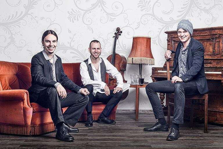 Weltmusik mit viel Lebensfreude: Das Trio Trojka.