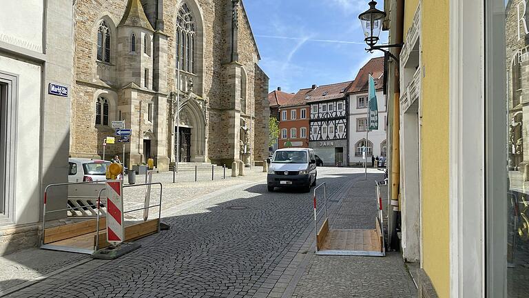 Voraussichtlich am kommenden Montag soll die Baustelle an der Engstelle in der Marktstraße verschwunden sein.
