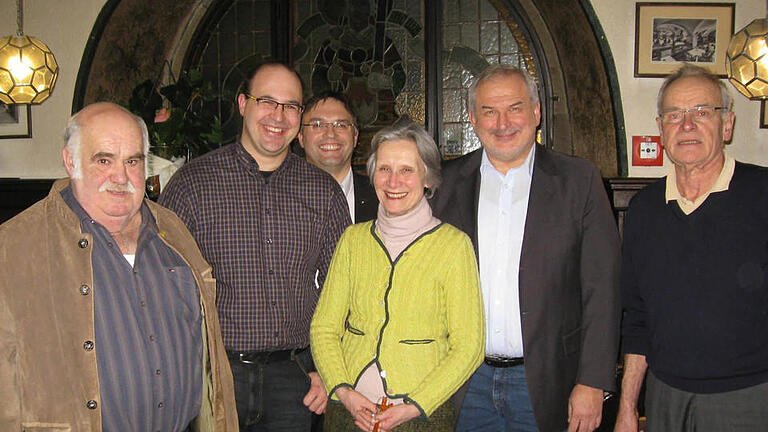 Neuwahlen standen beim Kreisverband Bad Kissingen der FDP an. Unser Foto zeigt das neue Führungsteam (von links): Manfred Dittmar, Nicolas Thoma, Christian Straub, Dr.Hans-Joachim Hofstetter, Adelheid Zimmermann und Peter Venohr. Foto: Giselher Wall - Neuwahlen standen beim Kreisverband Bad Kissingen der FDP an. Unser Foto zeigt das neue Führungsteam (von links): Manfred Dittmar, Nicolas Thoma, Christian Straub, Dr.Hans-Joachim Hofstetter, Adelheid Zimmermann und Peter Venohr. Foto: Giselher Wall Neuwahlen standen beim Kreisverband Bad Kissingen der FDP an. Unser Foto zeigt das neue Führungsteam (von links): Manfred Dittmar, Nicolas Thoma, Christian Straub, Dr.Hans-Joachim Hofstetter, Adelheid Zimmermann und Peter Venohr. Foto: Giselher Wall - Neuwahlen standen beim Kreisverband Bad Kissingen der FDP an. Unser Foto zeigt das neue Führungsteam (von links): Manfred Dittmar, Nicolas Thoma, Christian Straub, Dr.Hans-Joachim Hofstetter, Adelheid Zimmermann und Peter Venohr. Foto: Giselher Wall