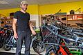 Fahrradhändler Volker Rosenberger aus Karlstadt sagt, dass genug Fahrräder und E-Bikes ohne lange Lieferzeiten vorrätig sind. Kundinnen und Kunden müssten aber etwas flexibel sein.
