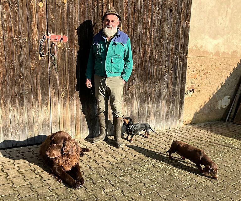 Ein Naturmensch: Bert Grebner hat nicht nur Pferde sondern auch drei Hunde. Ein Naturmensch: Bert Grebner hat nicht nur Pferde sondern auch drei Hunde.