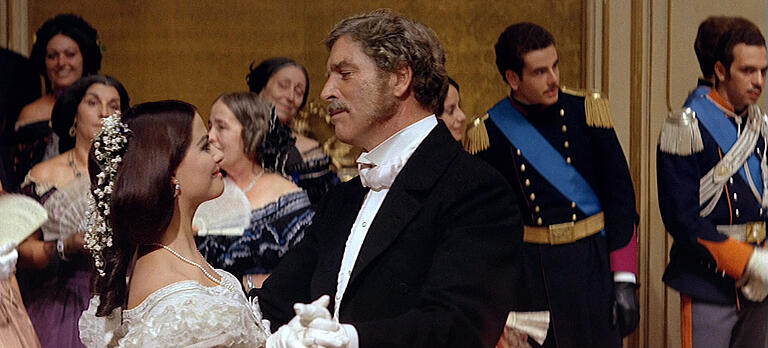 Filmszene aus 'Der Leopard' von Luchino Visconti mit Burt Lancaster und Claudia Cardinale. Filmszene aus 'Der Leopard' von Luchino Visconti mit Burt Lancaster und Claudia Cardinale.